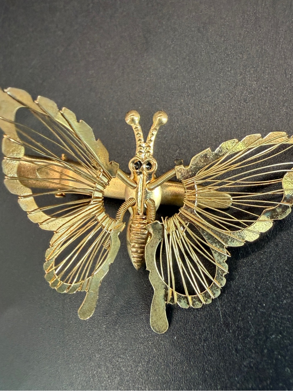 2 Vintage Gold Tone Moving Butterfly Hair Clip Fluttering Wings Alligator Clip - Picture 5 of 7